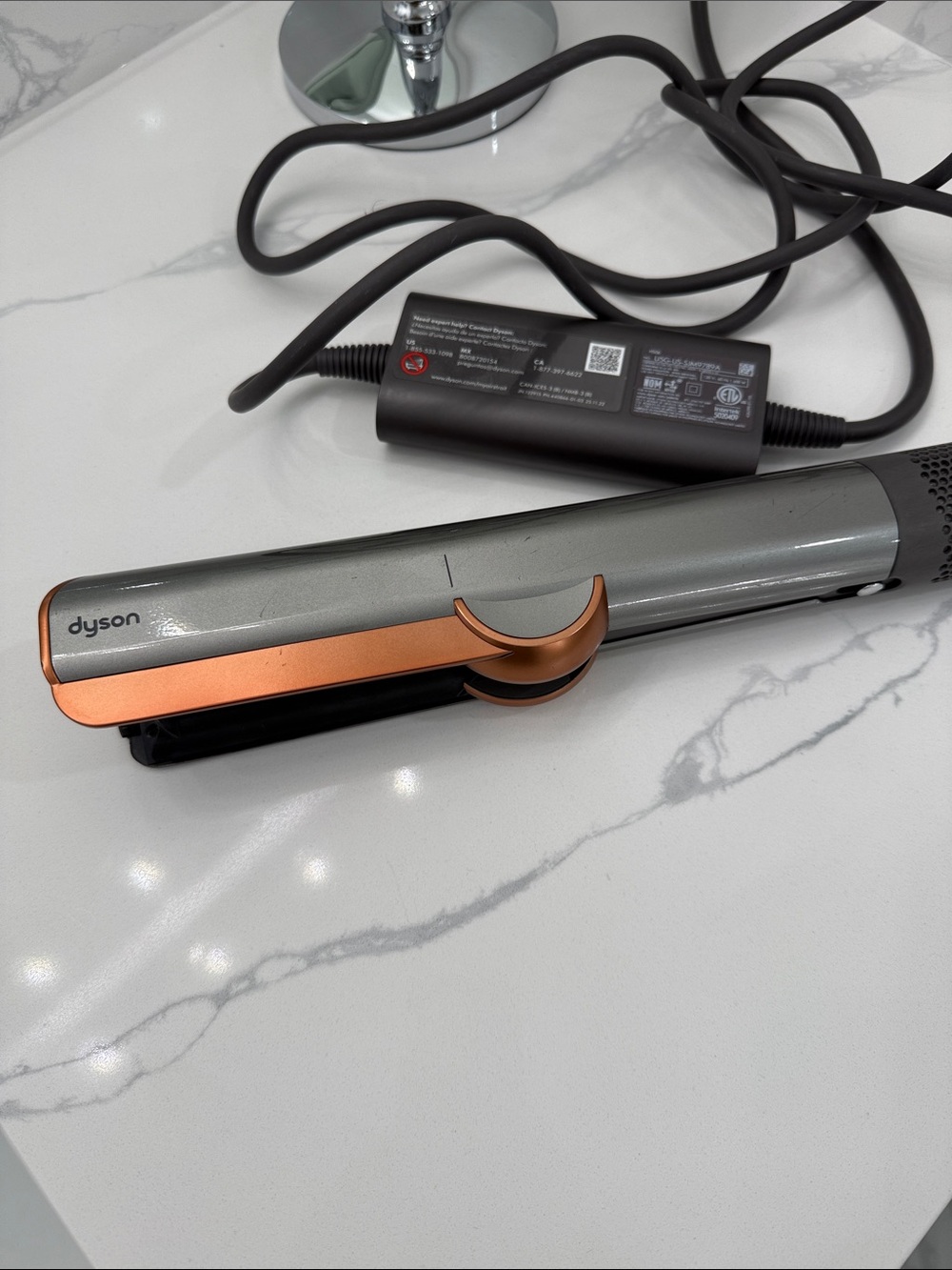 Dyson AIR STRAIT great condition works like new